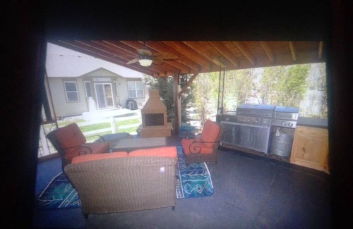 Aurora House | Cozying & Stylish Charming 3-bedroom home