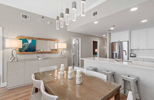 Fort Walton Beach - Destin Condo | New Remodel Leeward Key 1002| 2Bed/2 Bath| Large Corner Unit| Beach Service