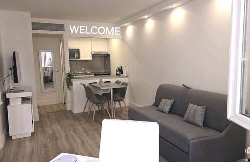 Faubourg de l'Arche Apartment | Suite Prestige Paris - La Défense Balcony-Terrace