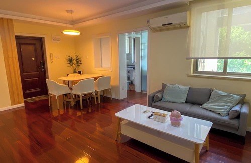 Hongqiao House | Modern Luxury Apartment near Metro Line 9 Caoyangjing, Smart Features!