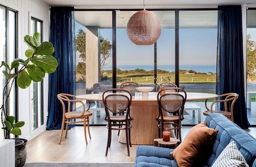 Dalrymple House | Upscale your Yorkes Adventure with a Modern Mood