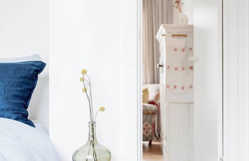 Dalrymple House | Upscale your Yorkes Adventure with a Modern Mood