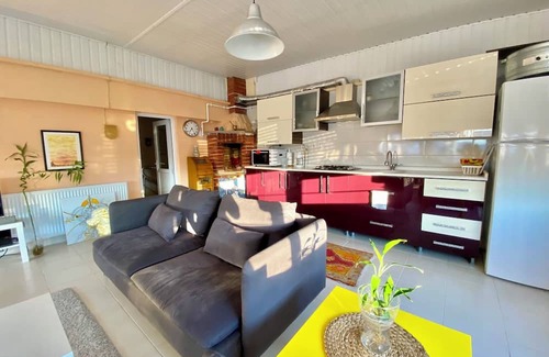 Konyaalti Apartment | Luxury Terrace Floor, Near Konyaalti Beach with Stunning Mountain Views