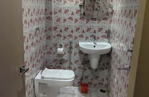 Madhubani Hotel | Goroomgo Gokul Raj Madhubani