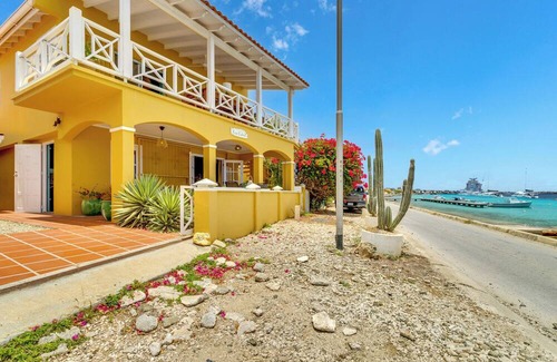 Playa Pabou Apartment | Kas Kokki Charming 2-bedroom apartment with AC, WiFi in Kralendijk