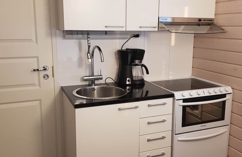 Hailuoto Cabin | Small beach house by the sea with an amazing view from the balcony. nnn