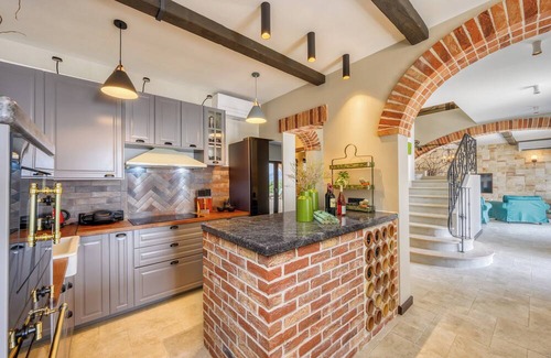 Janjina Villa | Villa Oz, Vintage Beachfront Serenity