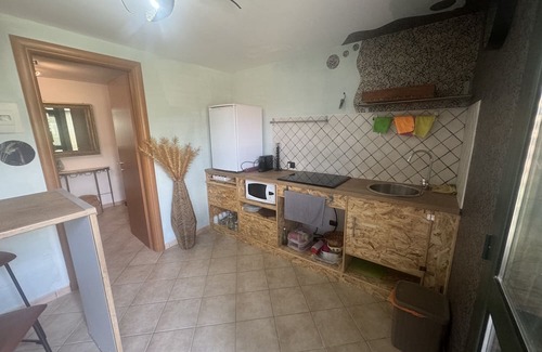 Castellaro Apartment | Apartment 'Studio' with Shared Garden and Wi-Fi