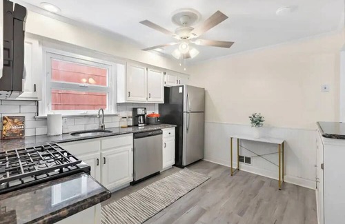 Constable Hook Apartment | Free Parking - Immaculate Stay Near NYC & Newark!