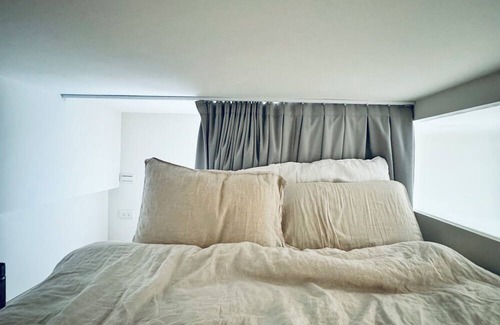 Daan Apartment | 1bd/1ba Designer Loft w/Office and Balcony｜Da'an Taipei 2-min walk to Da’an MRT