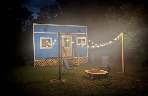 Wesconnett Cabin | Love nest in the woods: cozy tiny house getaway