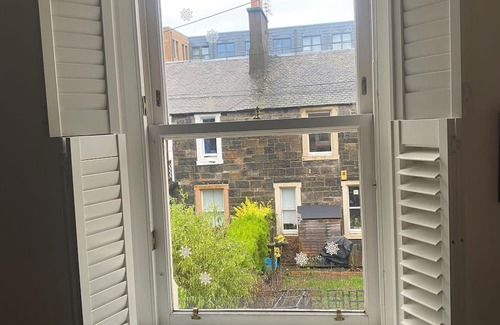 Tollcross Cottage | Charming 2-bedroom cottage in enchanting central location in Edinburgh