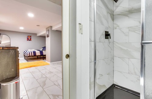 Elizabeth Apartment | Elizabeth Studio, 2 Mi to Mills at Jersey Gardens!