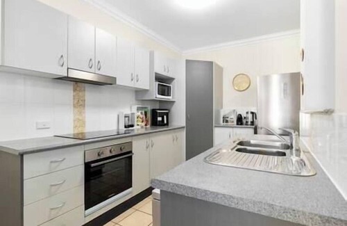 Clifton Beach Apartment | Clifton Beach Bliss 2BR Apartment, 300m to BEACH