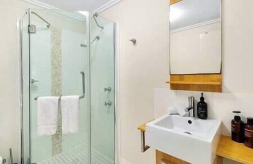 Clifton Beach Apartment | Clifton Beach Bliss 2BR Apartment, 300m to BEACH