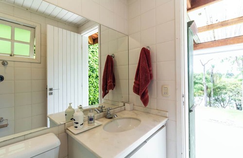 Ibiuna Cottage | Paraíso à Beira da Represa: Casa Luxuosa com Piscina no Veleiros de Ibiúna!