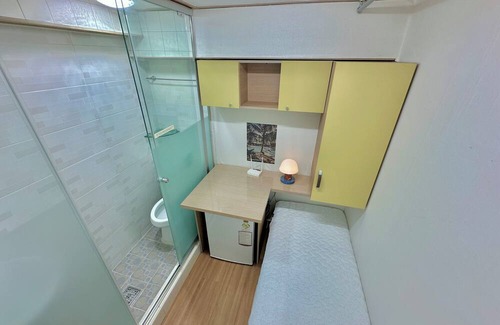 Noryangjinil-tong Cabin | Cozy Room: 30 Seconds from Noryangjin Station, Prime Location in Seoul