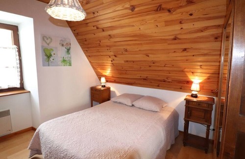 Mandailles-Saint-Julien Cottage | Gite Mandailles-Saint-Julien, 2 bedrooms, 5 persons