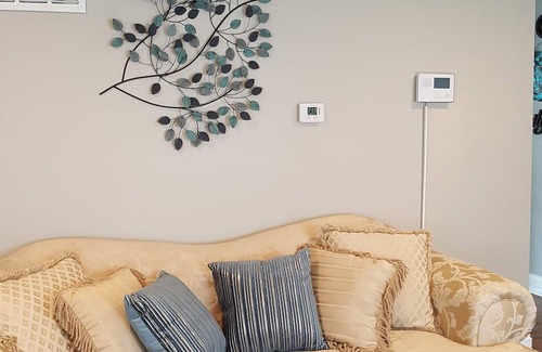 Park Forest House | Quite 3 bdrm 1bath Twn Hm South Suburbs of Chicago. No parties. ID Check