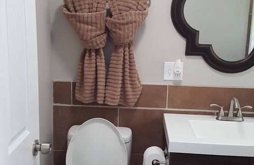 Park Forest House | Quite 3 bdrm 1bath Twn Hm South Suburbs of Chicago. No parties. ID Check