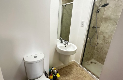 Loughton House | A comfortable room with ensuite