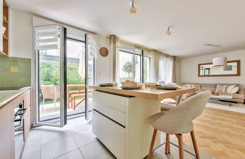 Republique–Point-du-Jour Apartment | New Charming Duplex flat and Garden Oasis-Boulogne