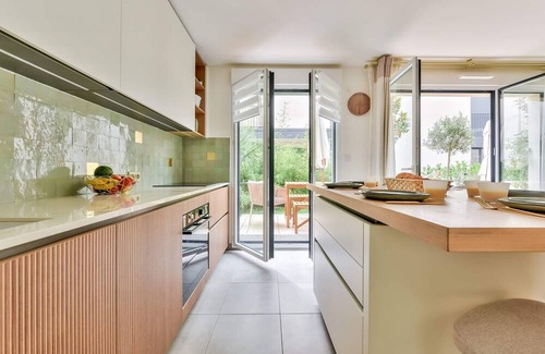 Republique–Point-du-Jour Apartment | New Charming Duplex flat and Garden Oasis-Boulogne