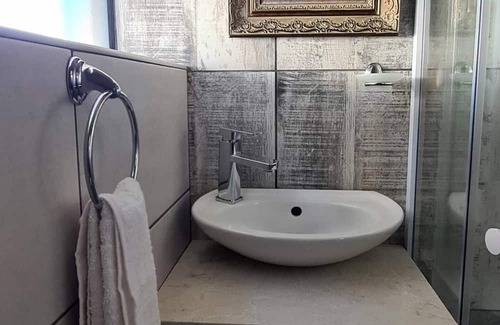 Mossel Bay Apartment | Villa Dubaai 2