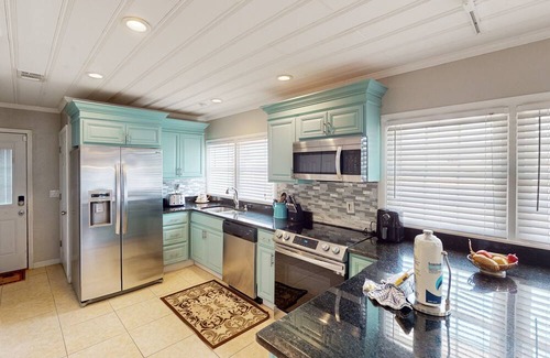 Kiska Beach Cottage | Sun-soaked cottage near the beach, AC, W/D, WiFi
