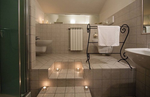 Brolio Villa | A Brolio Antico Casale con Piscina Esclusiva e Vista su Cortona