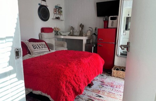 Tree Section Apartment | The healing room by the beach.