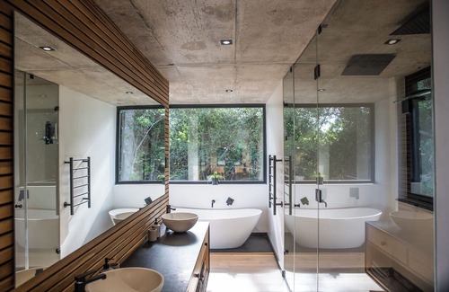 Wilderness House | Spacious Villa with Views