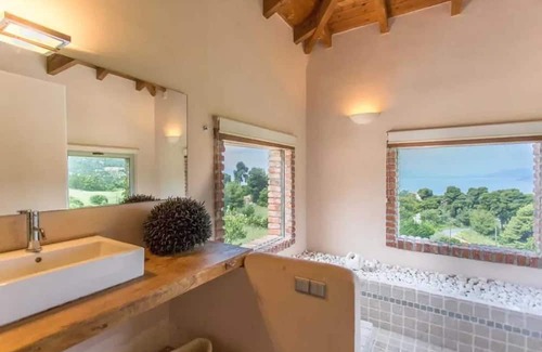 Stratoni Villa | Homerez - Villa for 13 ppl. with swimming-pool, terrace and balcony at Dhamiá