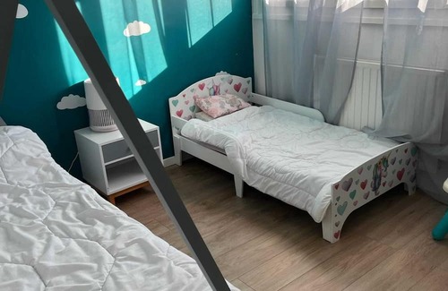 Villepreux House | Homerez - Welcoming House in Villepreux with Large Secured Garden