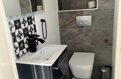 Villepreux House | Homerez - Welcoming House in Villepreux with Large Secured Garden