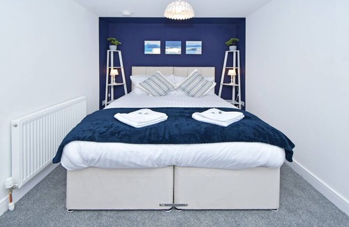 Crewe Apartment | Sapphire Apartment 2