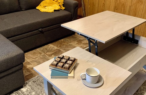 Evans Cottage | Peaceful & Stylish Cottage; Sun Sets, Country Views & River Banks. Pet Friendly!