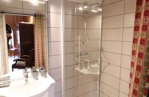 Mandailles-Saint-Julien Cottage | Gite Mandailles-Saint-Julien, 3 bedrooms, 6 persons