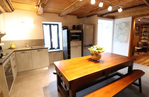 Mandailles-Saint-Julien Cottage | Gite Mandailles-Saint-Julien, 3 bedrooms, 6 persons