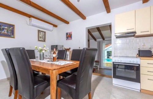 Dracevica House | Serene Retreat with private Pool on Brac Island