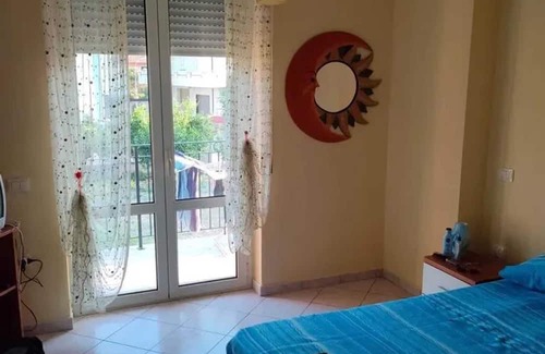 Torre Melissa Apartment | Homerez - 80m² Apartment in Torre Melissa with Garden