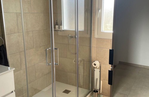 Aleria Apartment | Appartement Neuf en Duplex Proche Centre Village, 4 kms des Plages. Pépite !