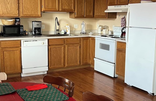 Milan Apartment | Spacious, Vibrant Downtown Milan Mich Apartment-Between Ann Arbor and Detroit
