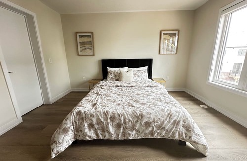 Oakville House | Spacious Newly Built 4BR Townhouse in Oakville