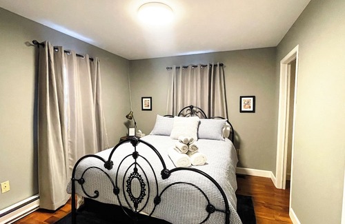 Naufrage Apartment | Remodelled Apartment w/water view, close to great hiking trails & Cavendish