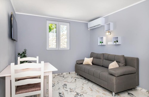 Bicine House | Villa Effort (V0992-K1) - Skradin