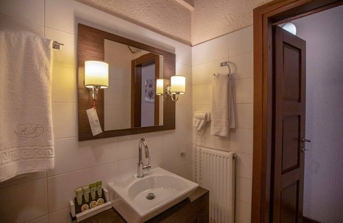 Eptalofos Condo | Eptalofos Guesthouse - Cozy Double Suite