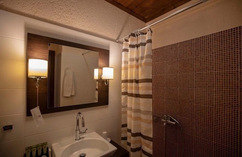 Eptalofos Condo | Eptalofos Guesthouse - Triple Suite with Balcony