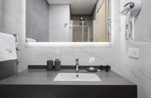 Basaksehir Apartment | Fern - Stunning 1BR Condo w Terrace View & Parking