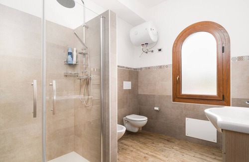 Loculi Apartment | Studio Apartment 'Appartamento 2' with Mountain View, Wi-Fi and Air Conditioning